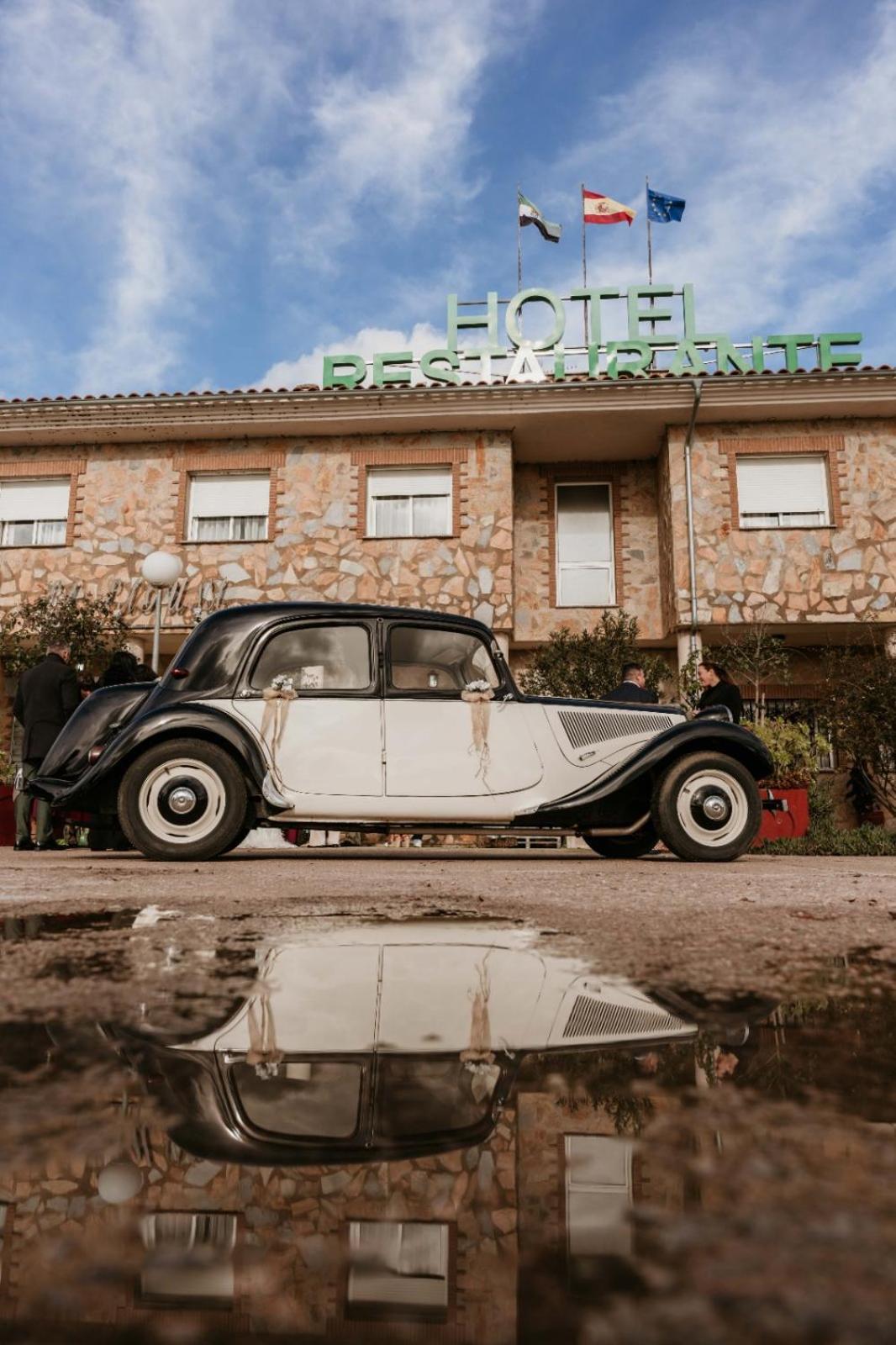 Hotel Restaurante Sostenible La Laguna Бросас Экстерьер фото