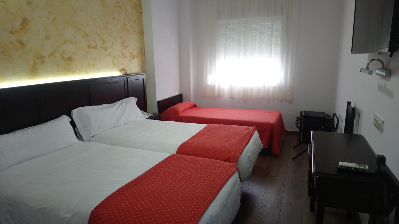 Hotel Restaurante Sostenible La Laguna Бросас Экстерьер фото