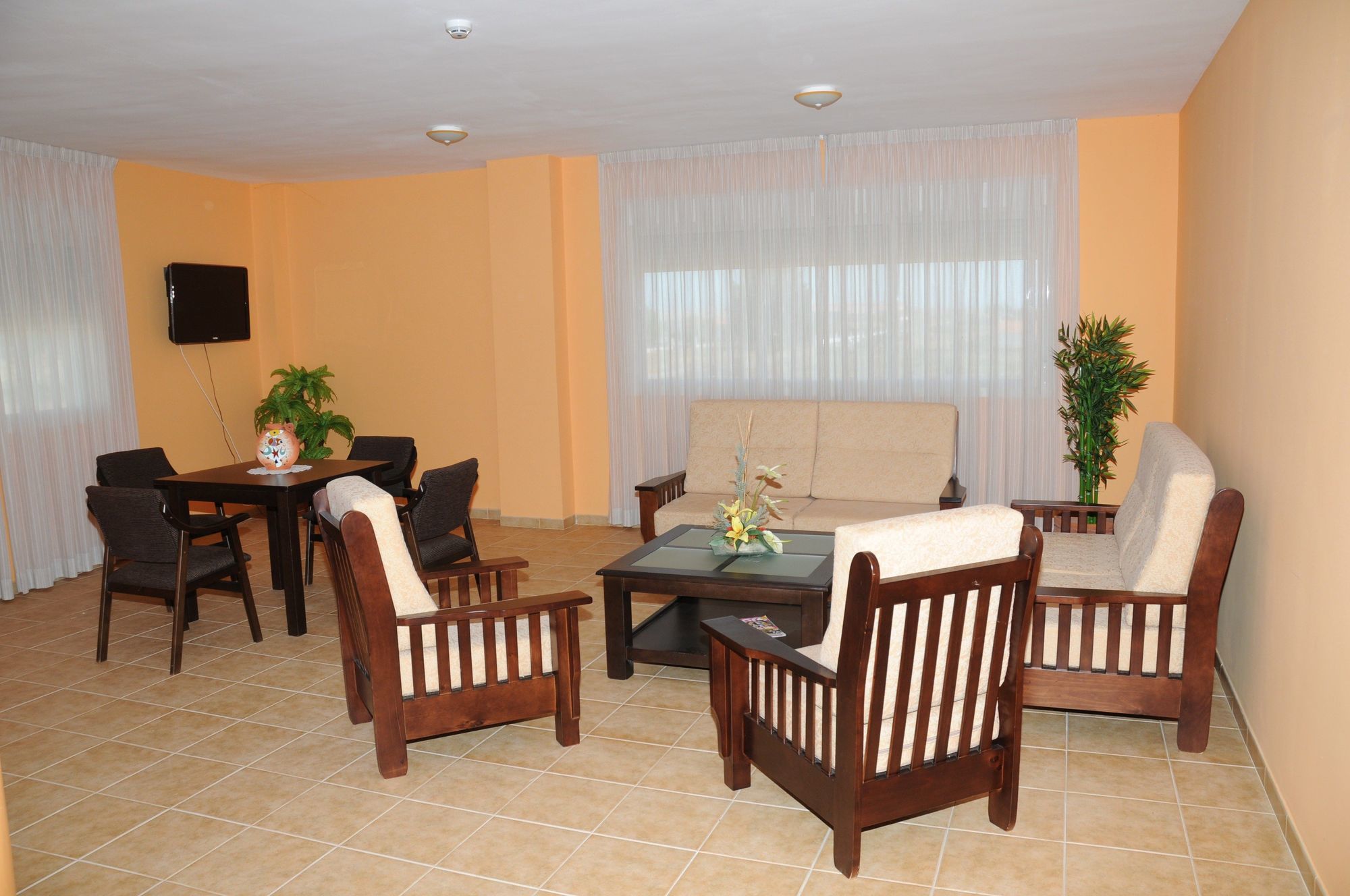 Hotel Restaurante Sostenible La Laguna Бросас Экстерьер фото